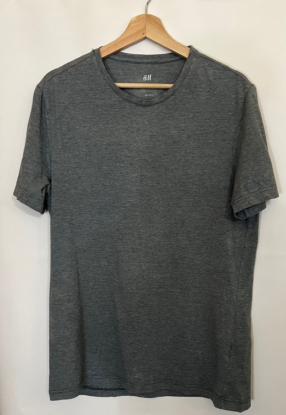 H&M Slim Fit Woman's T-shirt style size Large